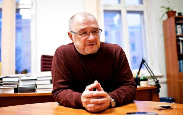 «Олигархическая пирамида в Украине начинает себя съедать»