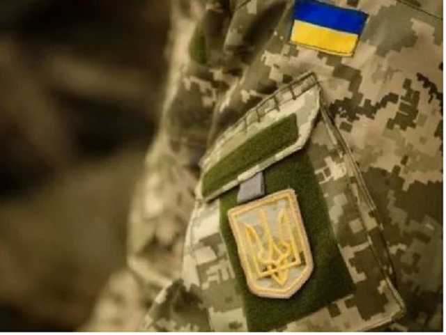 В БПП заявили, что Украина пока не может отказаться от военного сбора