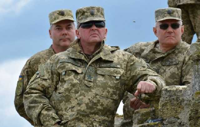 Взрывы арсенала боеприпасов в Ичне: устоит ли на этот раз начальник Генштаба