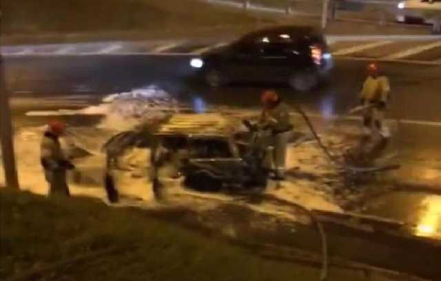 В Киеве возле моста Метро взорвался автомобиль