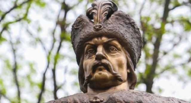 "Канонізація Мазепи": Історик розповів про подальше загострення протистояння між Києвом і Москвою