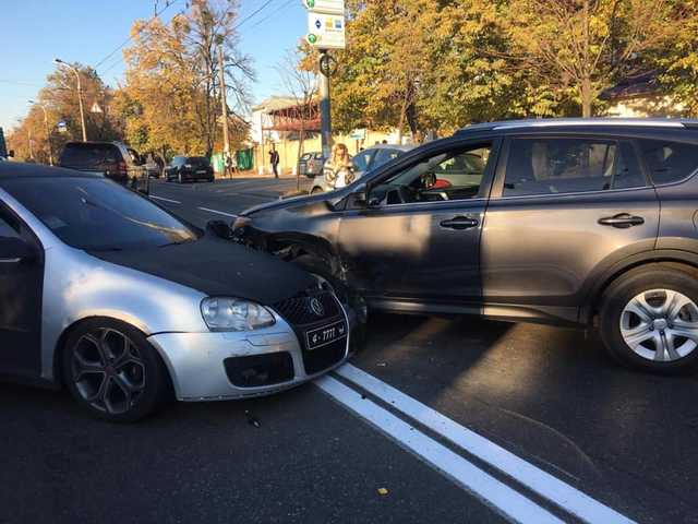 Ливийский дипломат-нарушитель врезался в машину экс-бойца АТО и устроил разборки