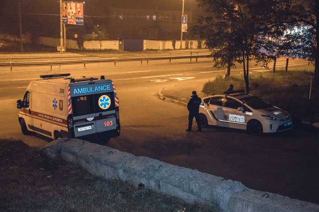 В Киеве возле железнодорожной станции обнаружили труп мужчины