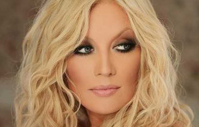 ’’Россия-матушка’’ зовет: певица-подруга Януковича подмахнула оккупантам