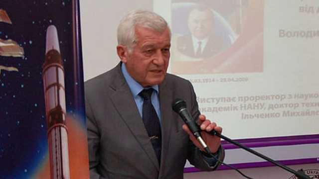 Умер бывший министр обороны Украины