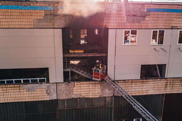 Масштабный пожар в центре Киева: что горит