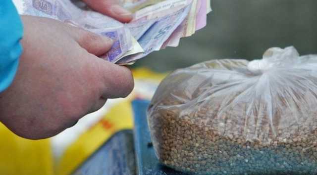 Наелись. В Украине начали меньше потреблять гречки и цены на нее упали
