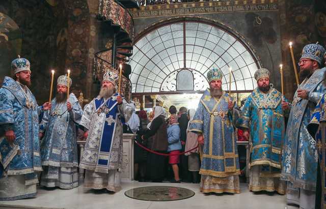 Митрополит Лаври Павло виголосив молитви “за українське військо і за Україну”