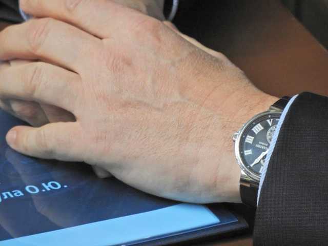 Луценко пришел в Раду в часах за двести тысяч