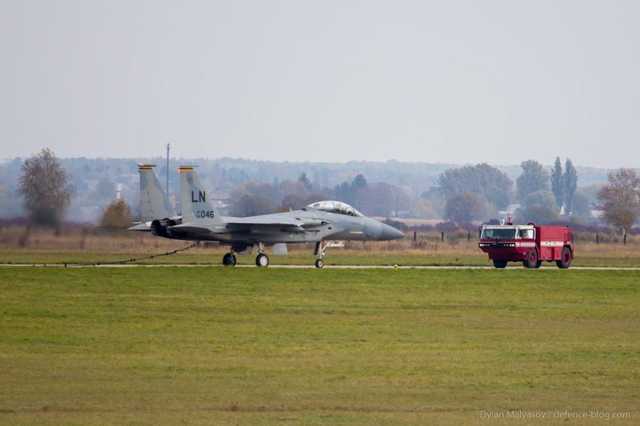 Американский F-15 аварийно сел в Украине