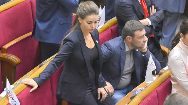 Нардеп Алена Кошелева ждет ребенка от своего коллеги Давида Макарьяна