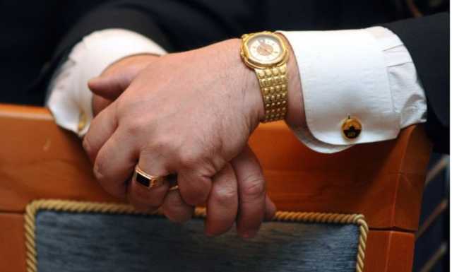 Нардепы засветили в Раде «золотые» часы по цене квартиры: фотофакт