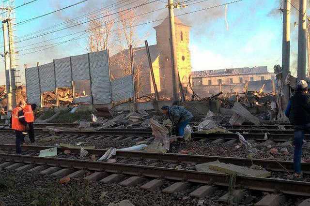Под Питером прогремел мощный взрыв: подробности, фото и видео с места ЧП
