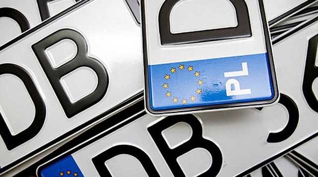 «Бляхи» остаются? Почему депутаты не спешат принимать закон о снижении автоакцизов