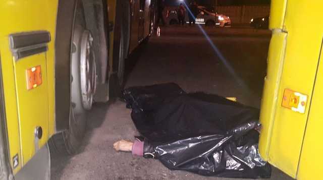 В Киеве кондуктора насмерть зажало между автобусами
