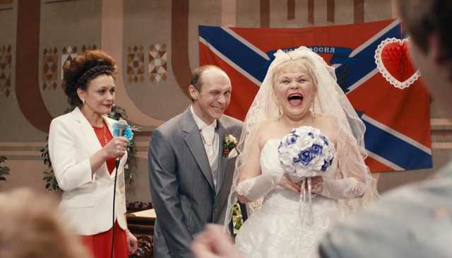 Блестящая реклама: Посольство России в Австралии с желчью набросилось на фильм “Донбасс”