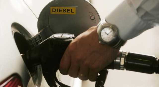 В Сети показали, откуда украинские АЗС берут «премиальное» топливо