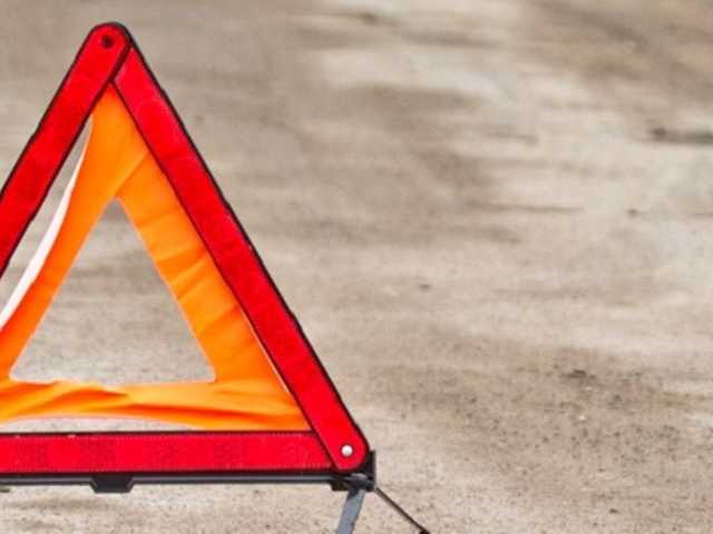 В Харькове автомобиль BMW упал сверху на Daewoo