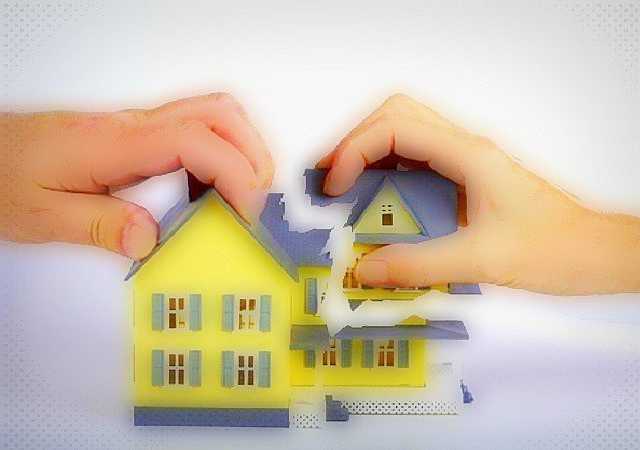 Жизнь после моратория: валютных заемщиков заставят платить банкам