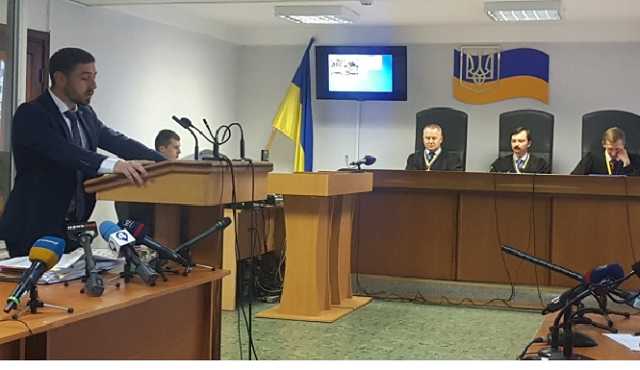 Защита Януковича зачитывает речь уже 47 часов