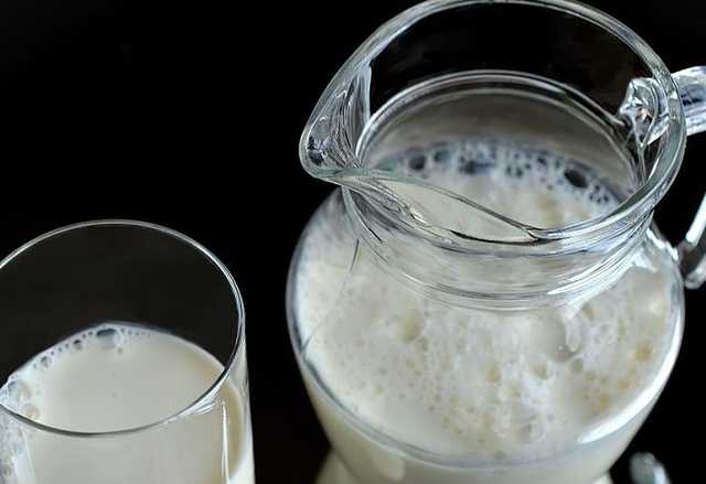 Более 30 %: сколько на самом деле фальсифицированной «молочки» в магазинах и на рынках