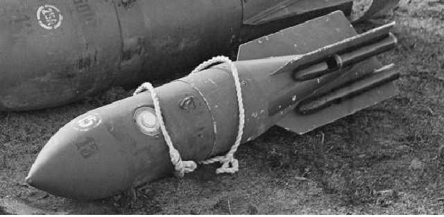 Возле Крымского моста в Керчи нашли мощную бомбу