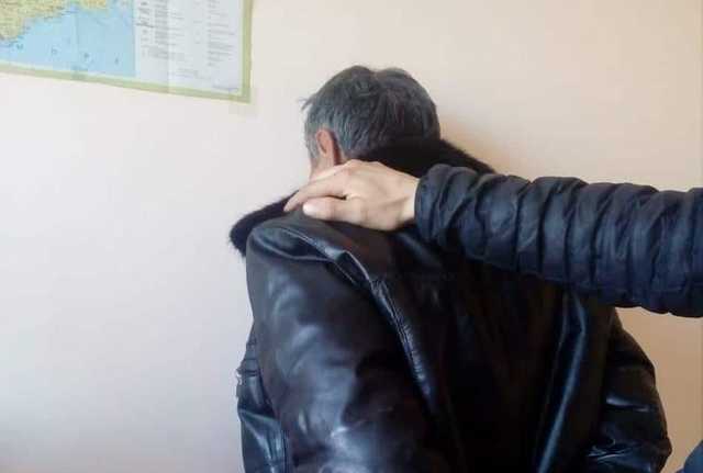 На глазах у 6-летней подруги: на Киевщине педофил развращал ребенка