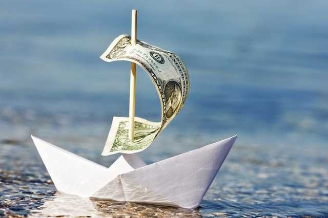 Украинцев заставят платить налоги с заграничной прибыли