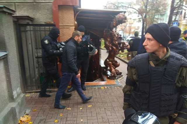 Спецоперація силовиків у центрі Києва: затримано близько 20 молодиків