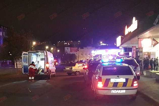 В центре курортного города в Украине произошла перестрелка, трое ранены