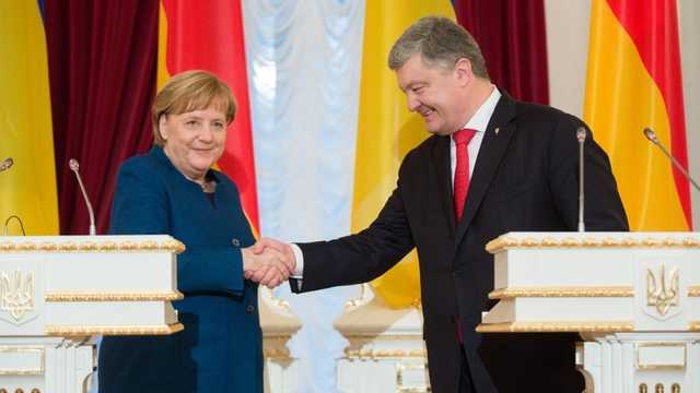 Встреча дня: Порошенко рассказал, о чем говорил с Меркель