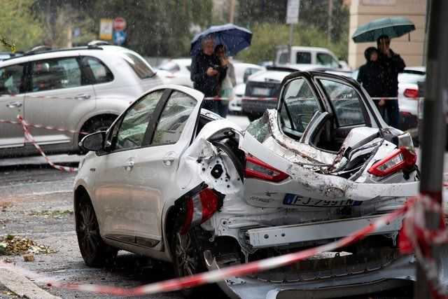 Число жертв стихии в Италии возросло до 17