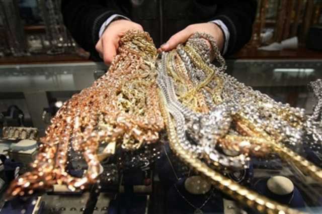 В оккупированном Донецке ограбили ЦУМ: вынесли украшения на $1,8 млн