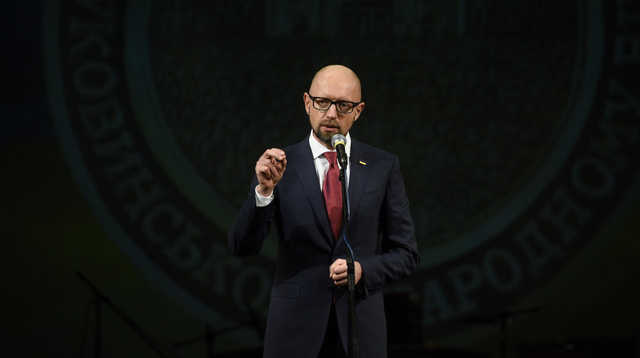 Враг ждет, что украинская политическая элита рассорится, – Яценюк