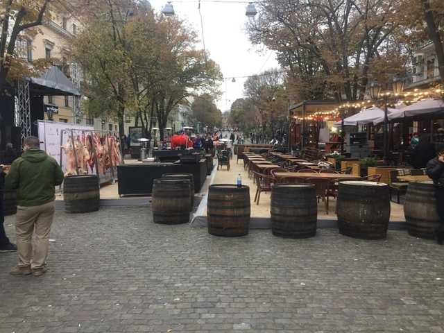 Титушки и трупы животных: в Одессе известный ресторан угодил в громкий скандал