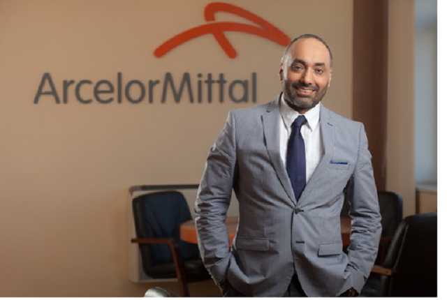 Бородатая женщина Парамжит Калон