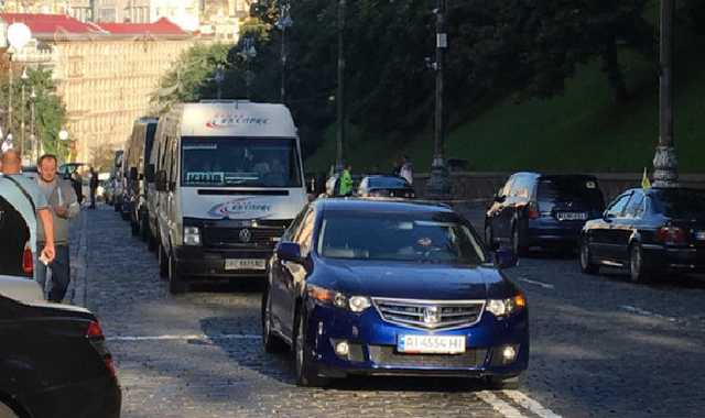 Киеву грозит транспортный коллапс: евробляхеры анонсировали новую акцию