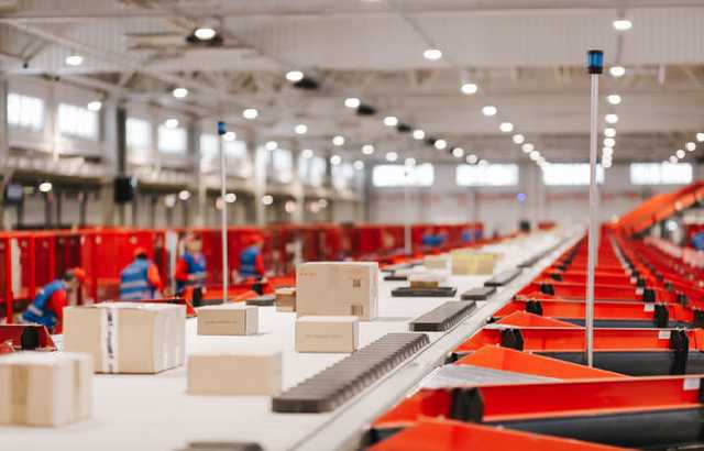 Рада приняла за основу закон о снижении таможенного лимита для посылок