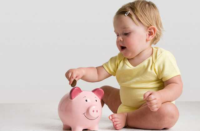 Конституционный суд признал легитимной отмену пособия по уходу за ребенком