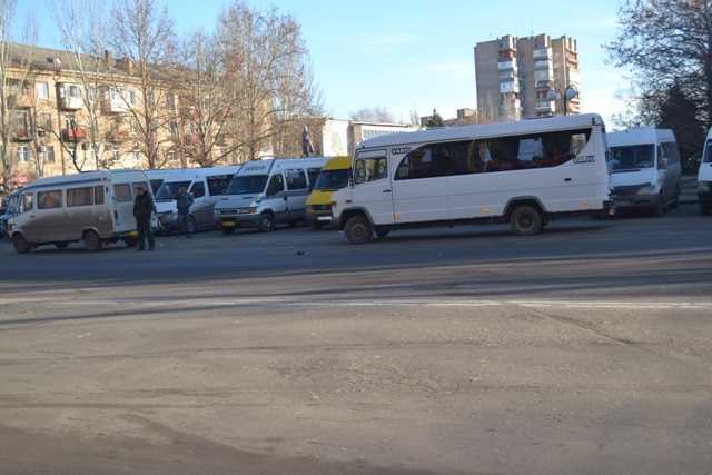 В Мелитополе водитель маршрутки обматерил пассажира и швырнул в него деньги
