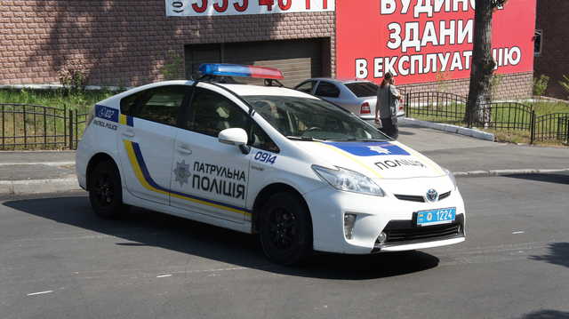 В Харькове полиция с собаками ищет взрывчатку в здании горсовета