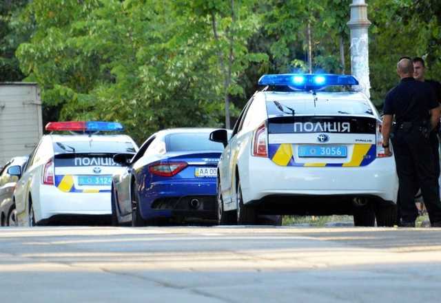 Стрельба и погоня в Днепре: полиция задерживает подозреваемых в грабеже