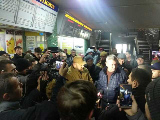 Активісти та ветерани АТО влаштували погром на автовокзалі через відмови у безкоштовному проїзді