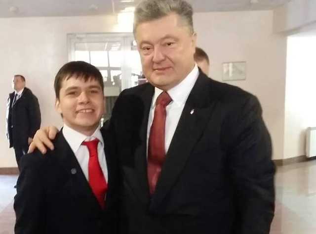 «Он крейзи!»: в Киеве юриста с ограниченными возможностями выгнали с конференции