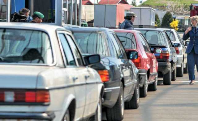 Пограничники начали тщательнее проверять автомобили на украинской границе