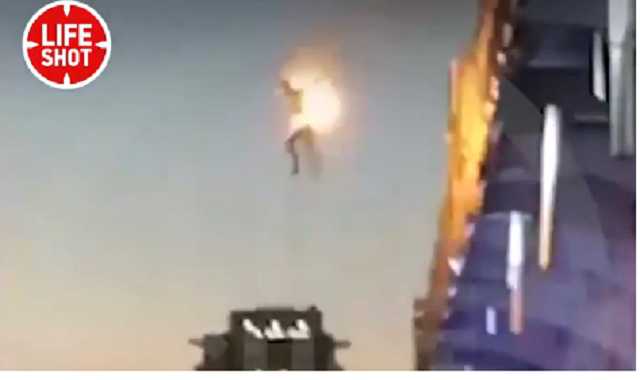 Горящий парень спрыгнул с Крымского моста: появилось видео