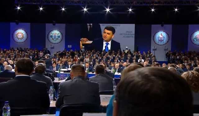 «Государство заплатит»: невиданная щедрость от Порошенко разгневала сеть