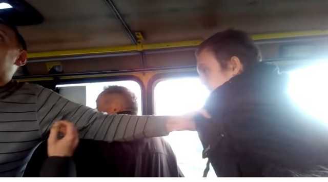 ’’Ты убл**ок’’: во Львове водитель маршрутки набросился на студента