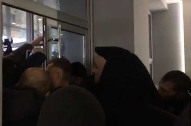 Кривой Рог: «Дали отопление – за ночь трусы на батарее не высохли»