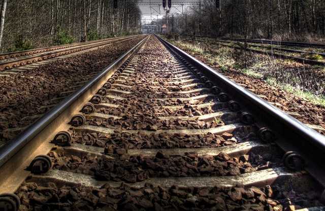 У Києві потяг на смерть збив п’яного чоловіка